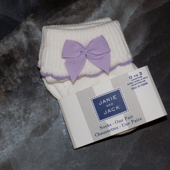 Janie and Jack White Cuff Socks W/Purple Box Size 0/3 Months Girl's NEW - Picture 2 of 3